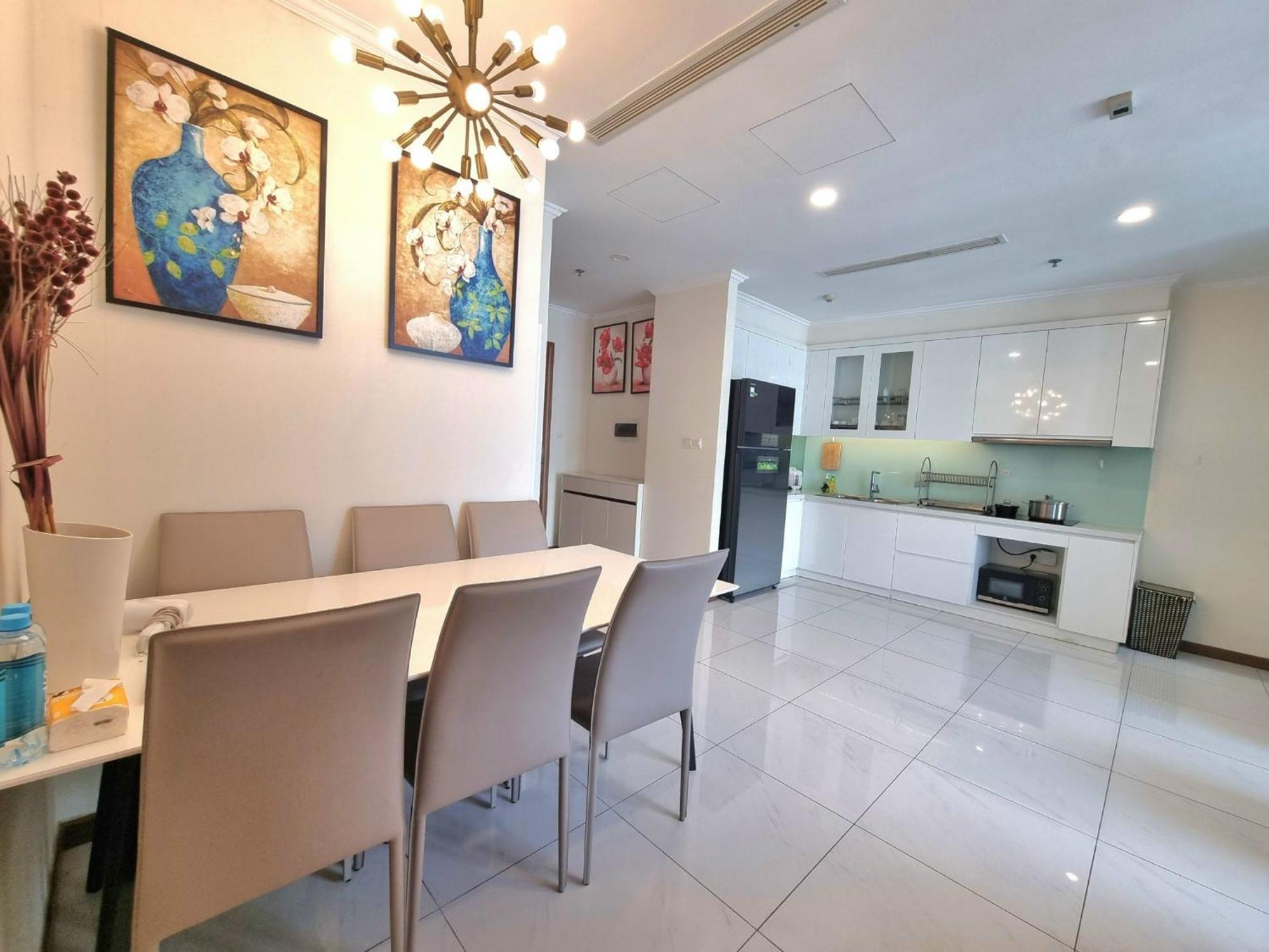 Rivergate Residence In Ben Van Don Street Хошимин Экстерьер фото